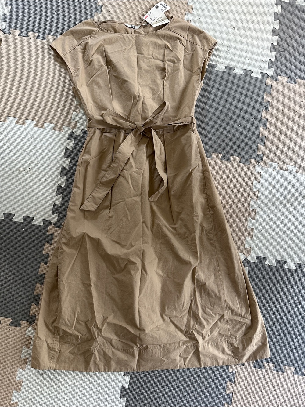 Uniqlo Sleeveless Tie-Waist Midi Dress in Tan